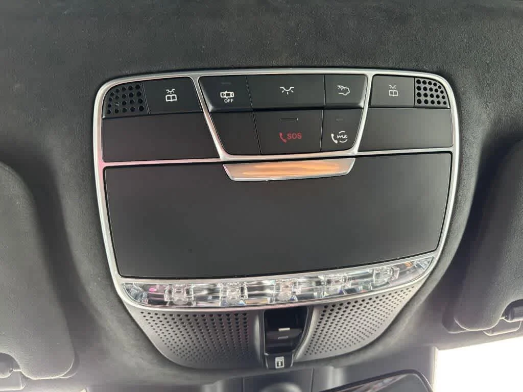 Used 2020 Obsidian Black Metallic Mercedes-Benz S 560 image 25