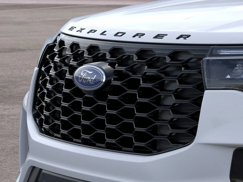 New 2026 Space White Metallic Ford ST-Line image 41