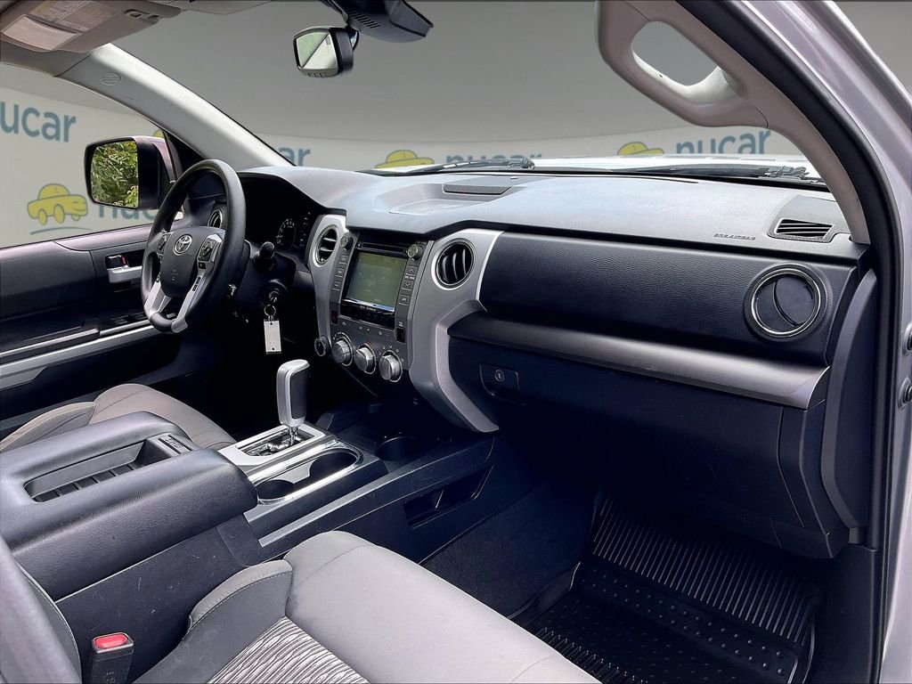 Used 2018 Silver Toyota SR5 image 14