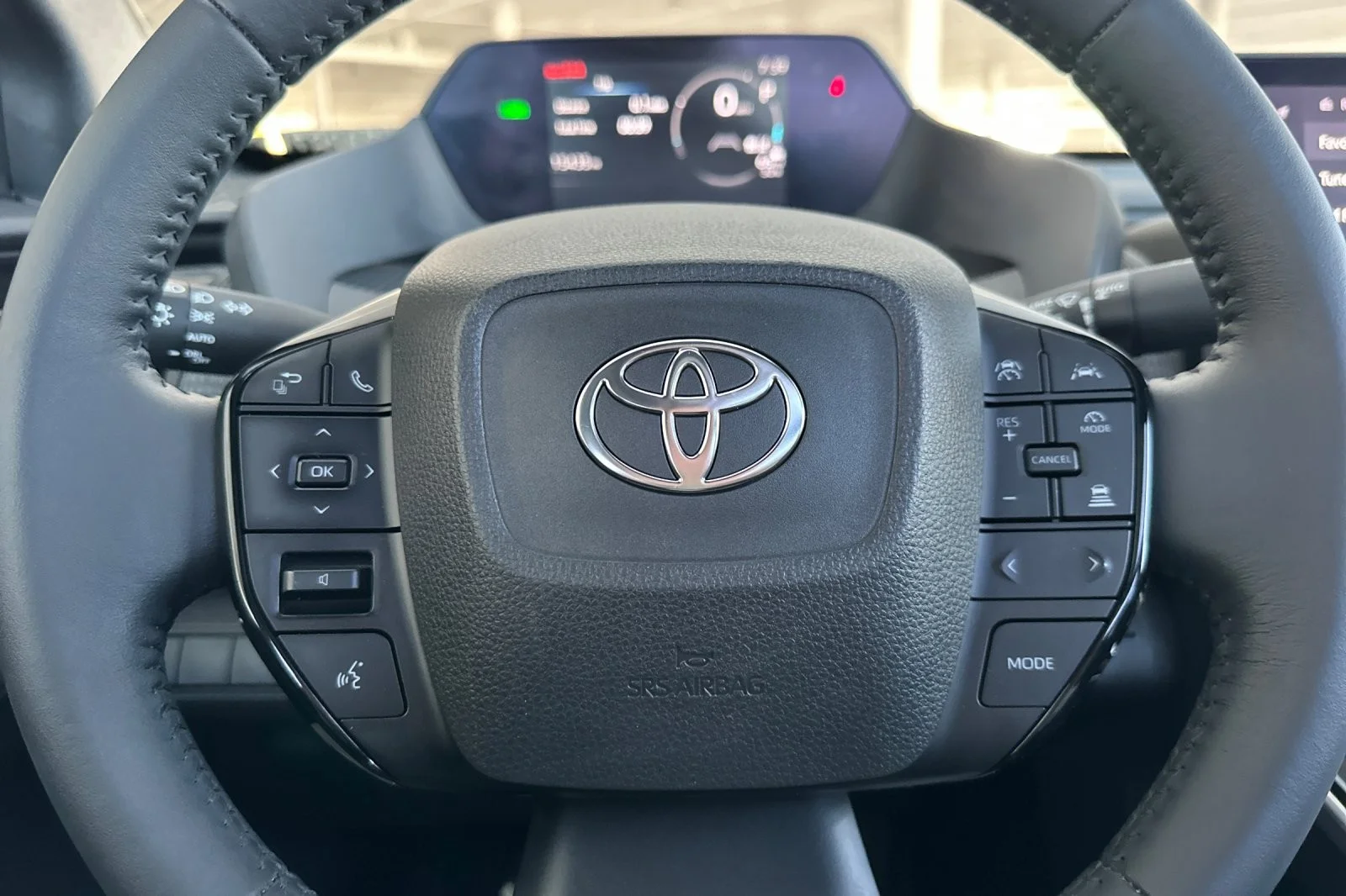 Certified Used 2023 PRECIOUS METAL Toyota XLE image 22