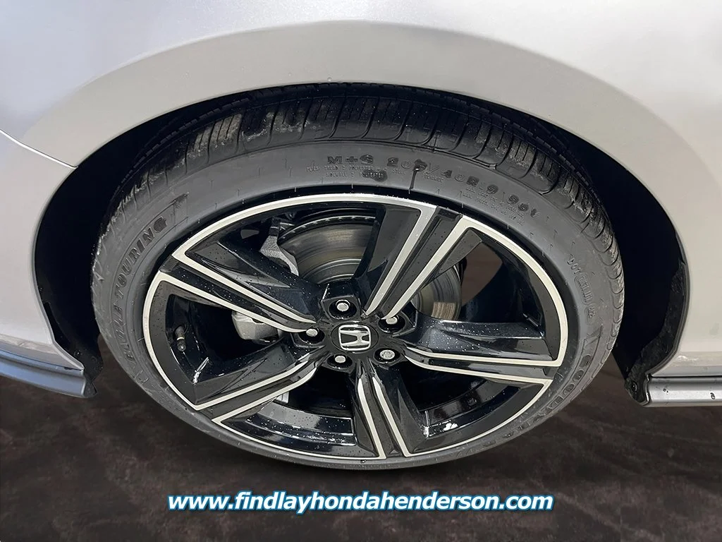 New 2026 Solar Silver Metallic Honda SE image 10