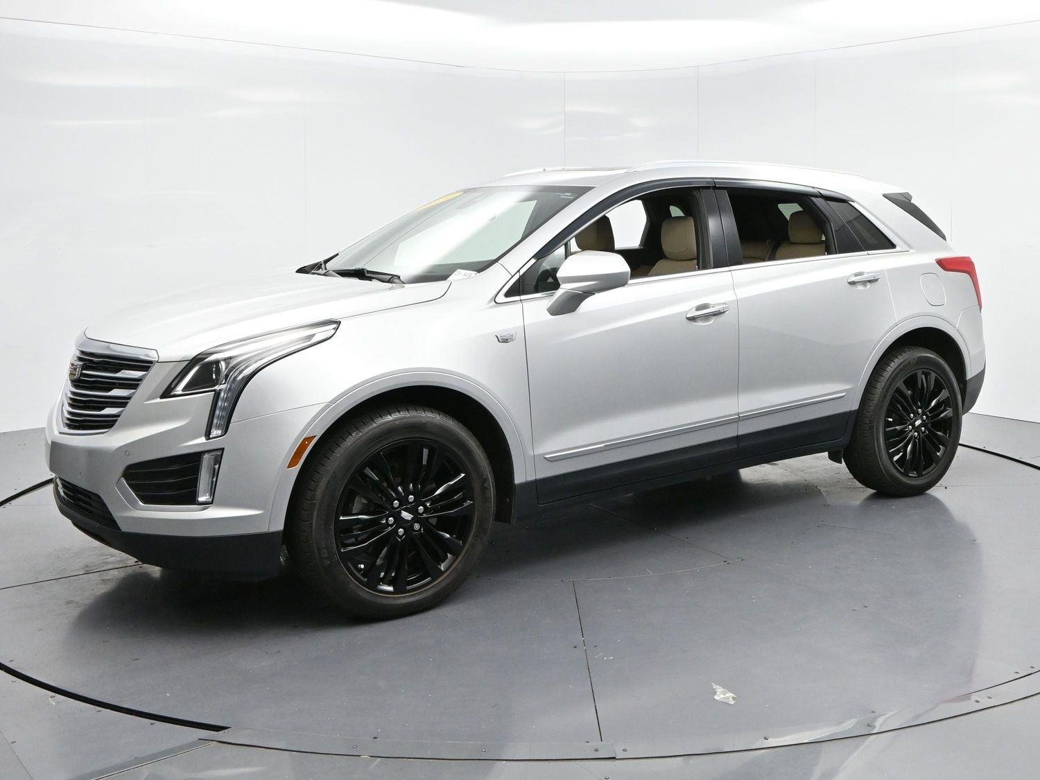 Used 2019 RADIANT SILVER METALLIC Cadillac Luxury FWD image 4
