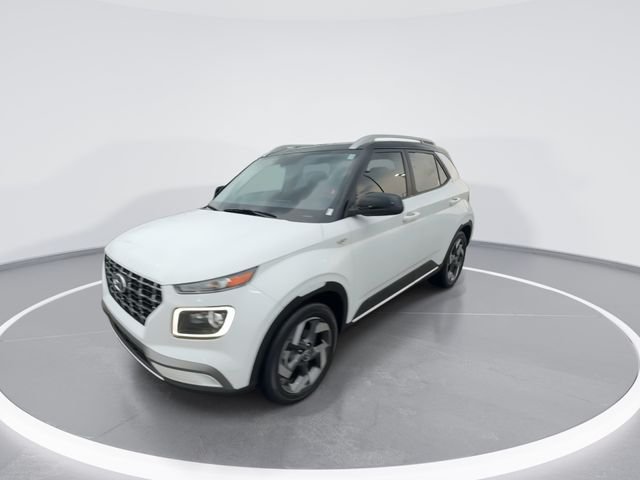 Used 2023 White Hyundai Limited image 4