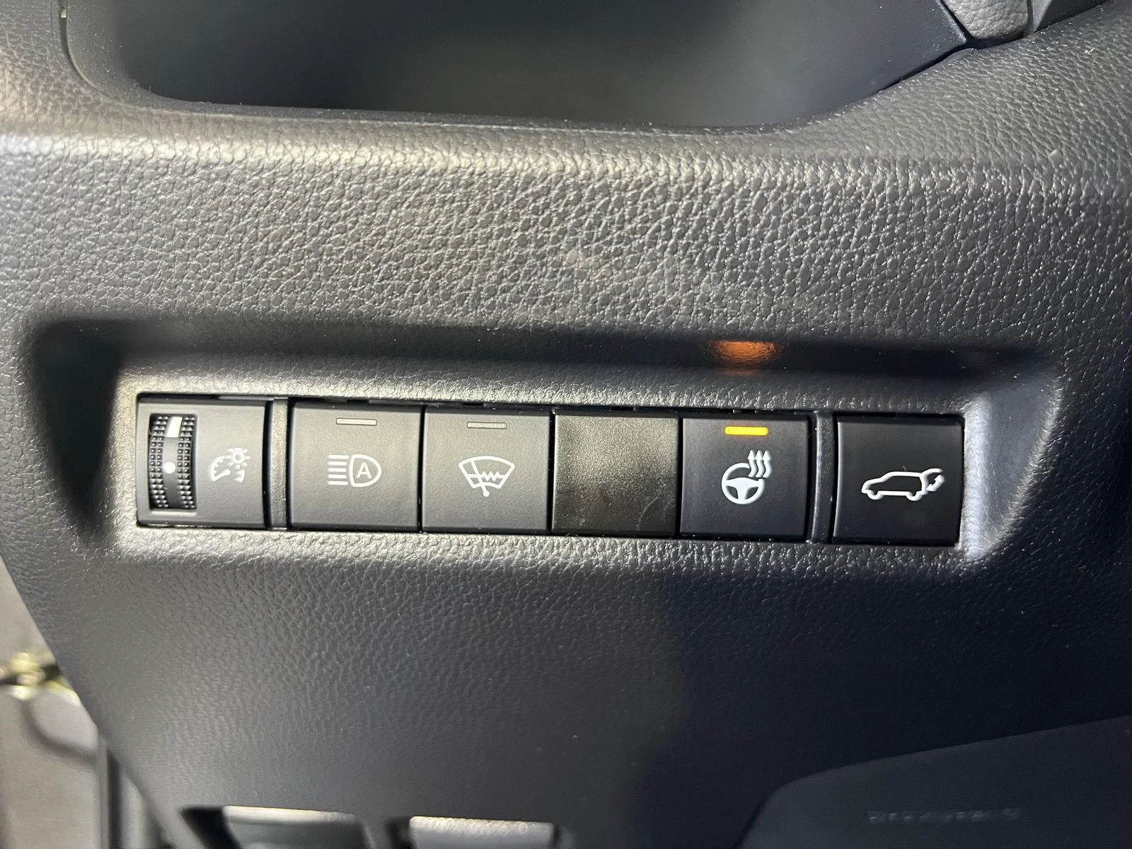 Used 2022 Magnetic Gray Metallic Toyota XLE Premium image 11