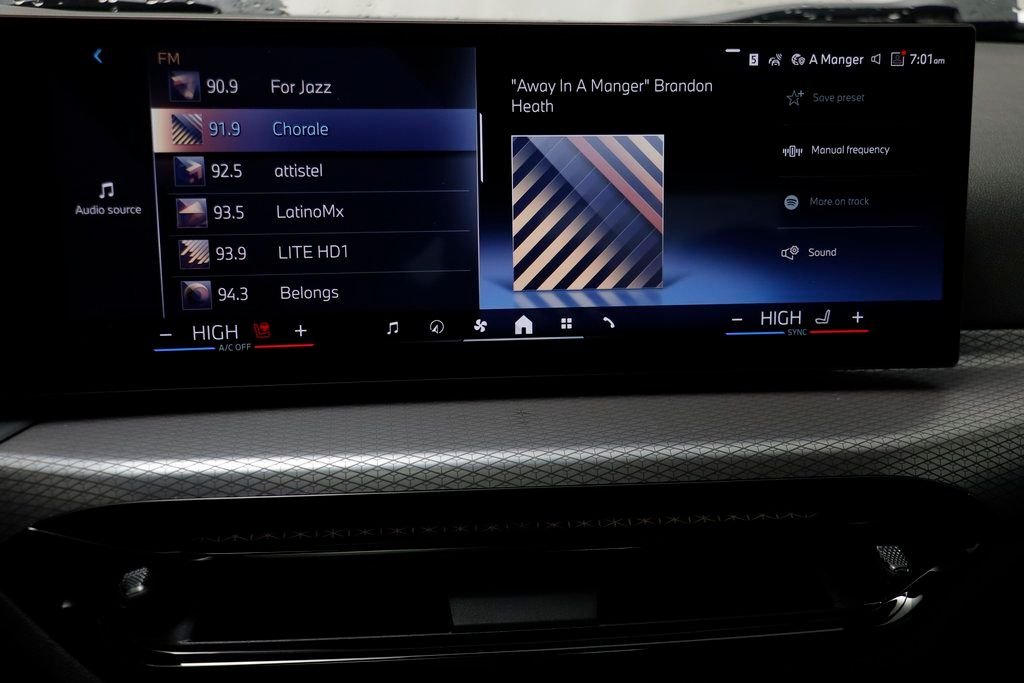2026 BMW 3 Series 330i - Photo 8