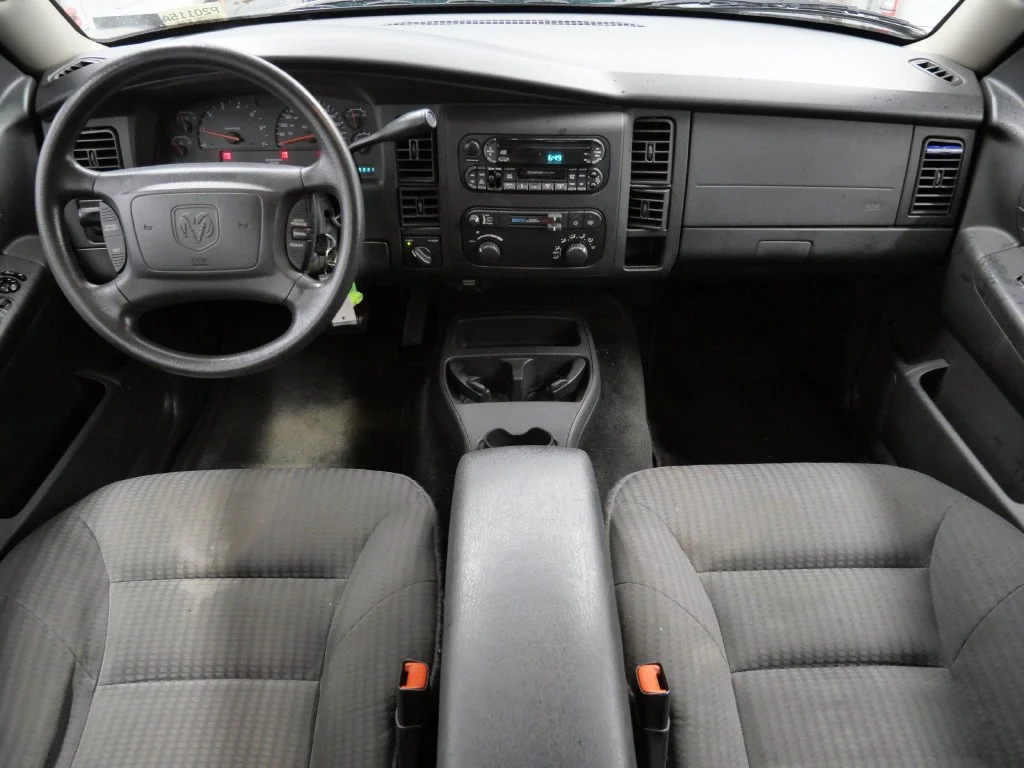 Used 2002  Dodge Sport image 16