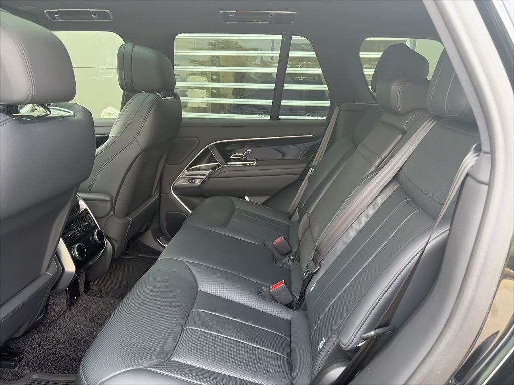 Used 2023 Santorini Black Metallic Land Rover SE image 17