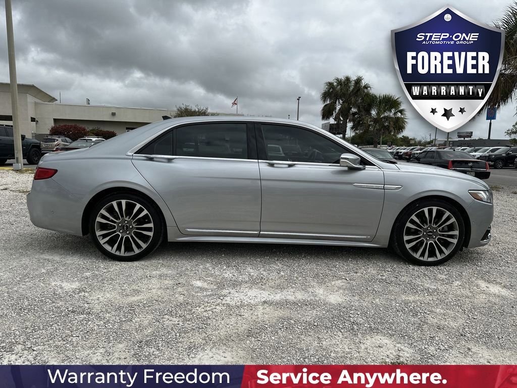 Used 2020 Silver Lincoln Reserve image 9
