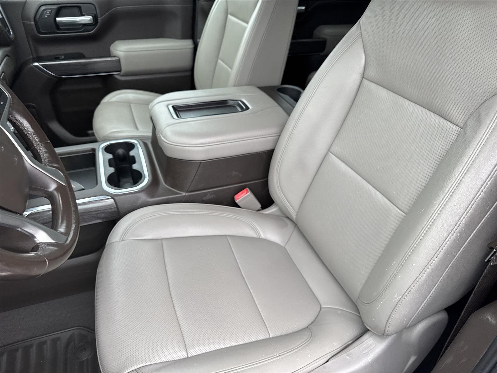 Used 2019 SILVER ICE METALLIC Chevrolet LTZ image 13