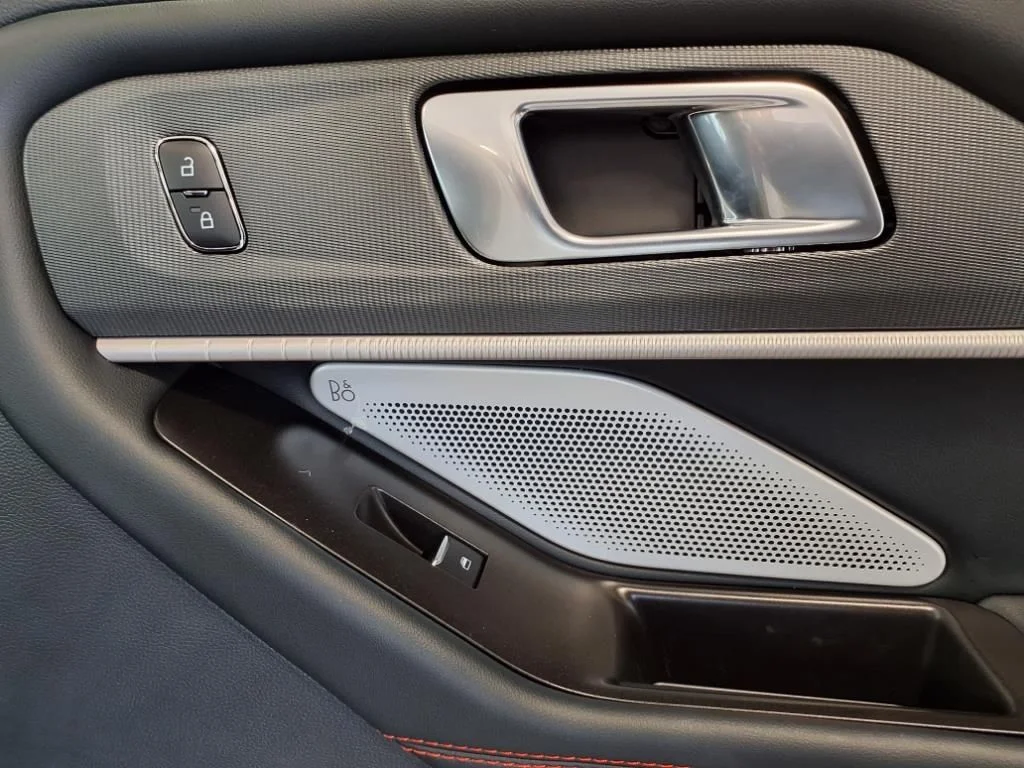 2025 Ford Explorer ST - Photo 9
