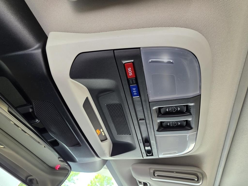 New 2026 CRYSTAL WHITE PEARL Subaru Premium image 28