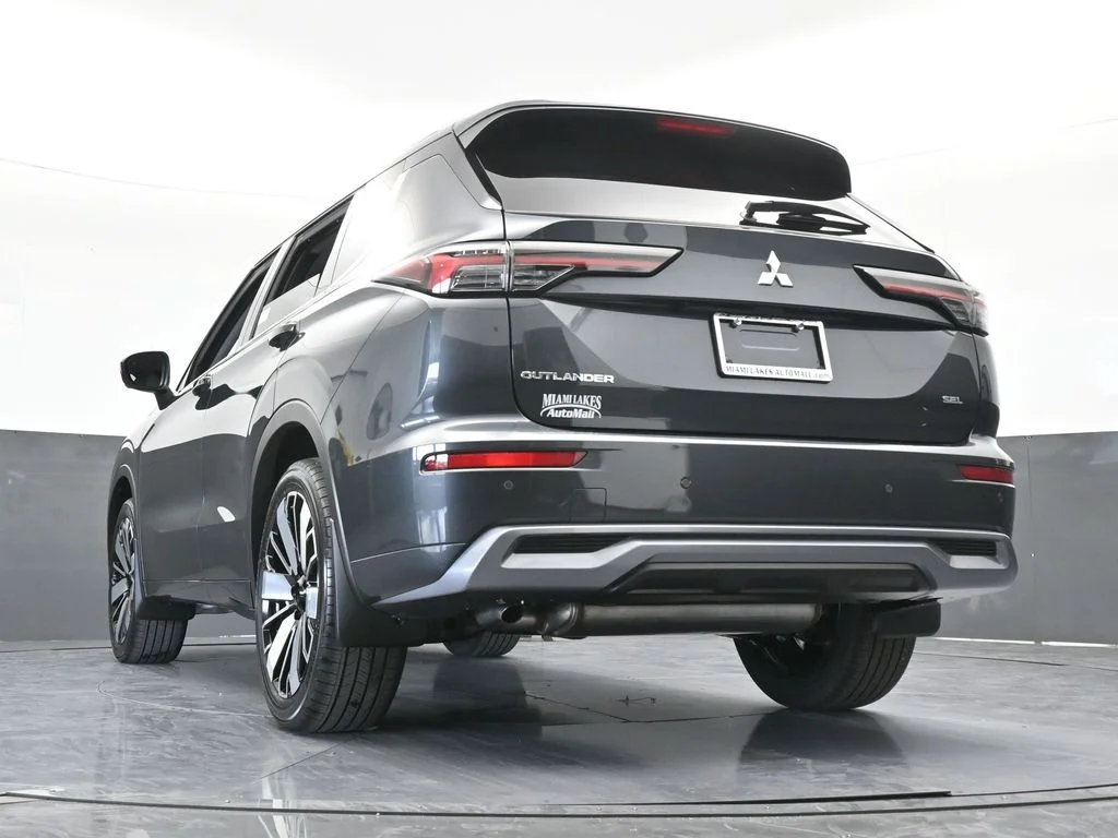 New 2026 Gray Mitsubishi SEL image 69
