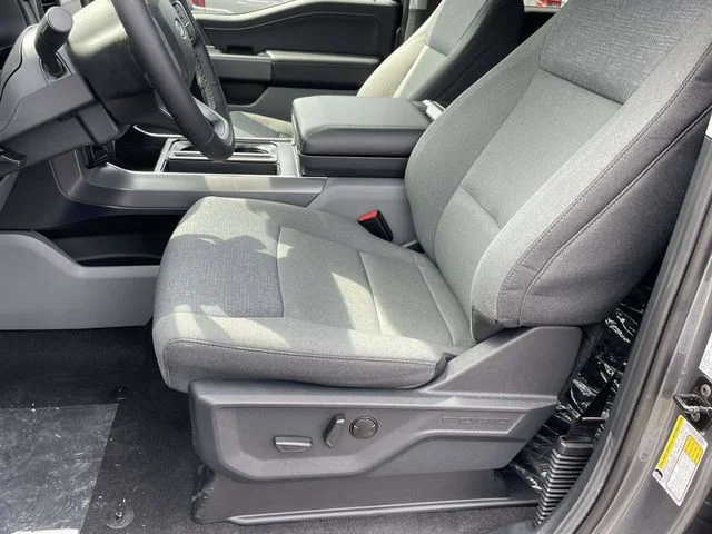 New 2026 Carbonized Gray Metallic Ford XLT image 10