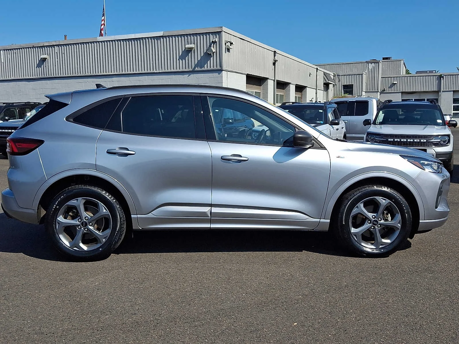 Used 2023 Iconic Silver Ford ST-Line image 7