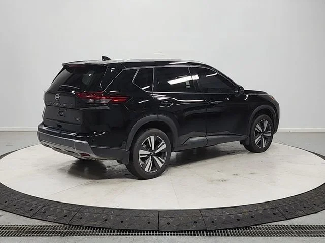 Used 2025 Black Nissan SL image 7