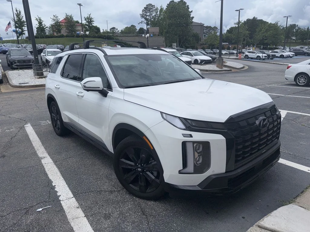 Used 2025 White Hyundai XRT image 1