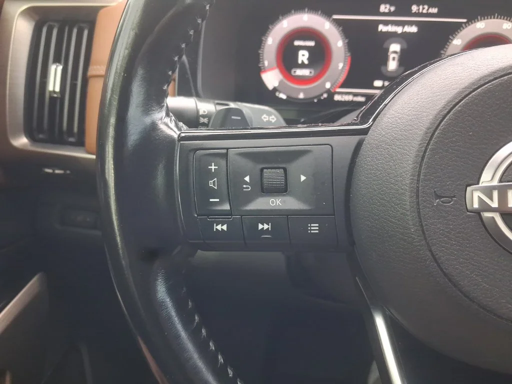 Used 2022 Silver Nissan Platinum image 35