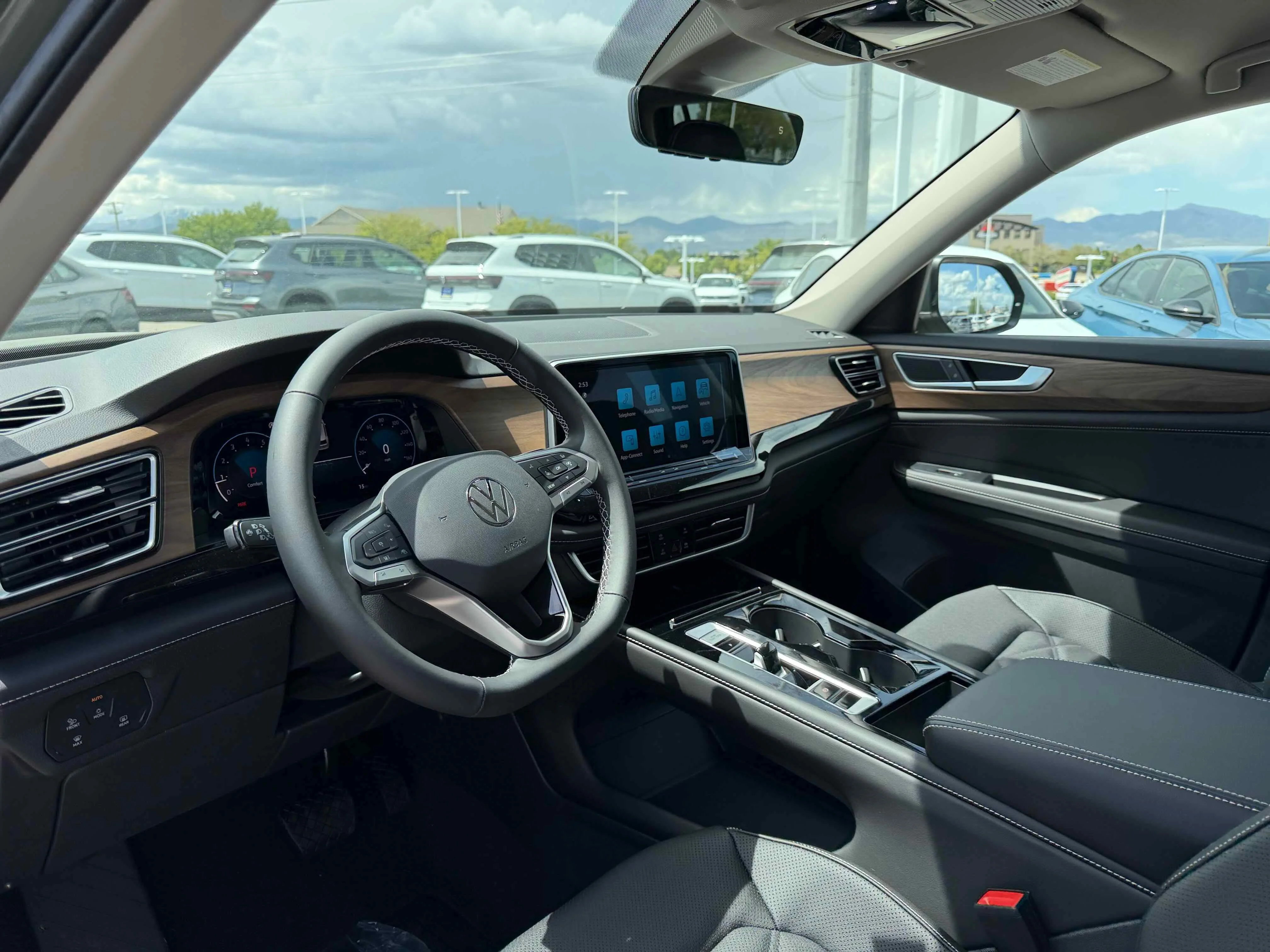 New 2026 Green Volkswagen 2.0T SE w/Technology image 4