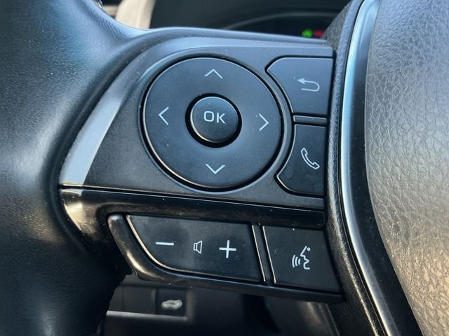 Used 2021  Toyota XLE image 17