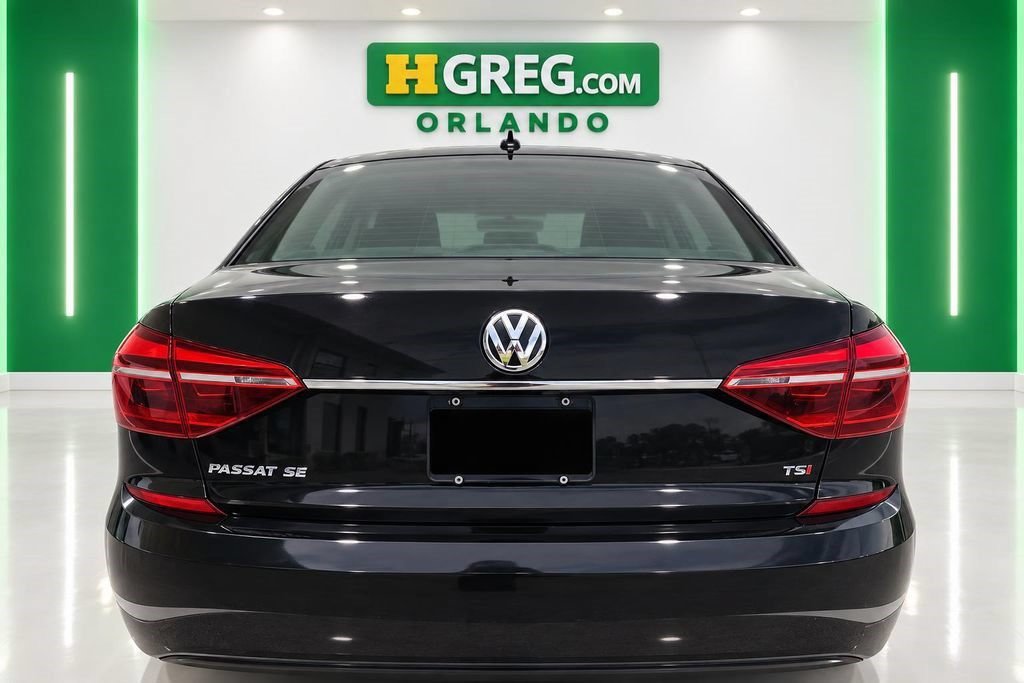 Used 2018 Deep Black Pearl Metallic Volkswagen 2.0T SE image 6