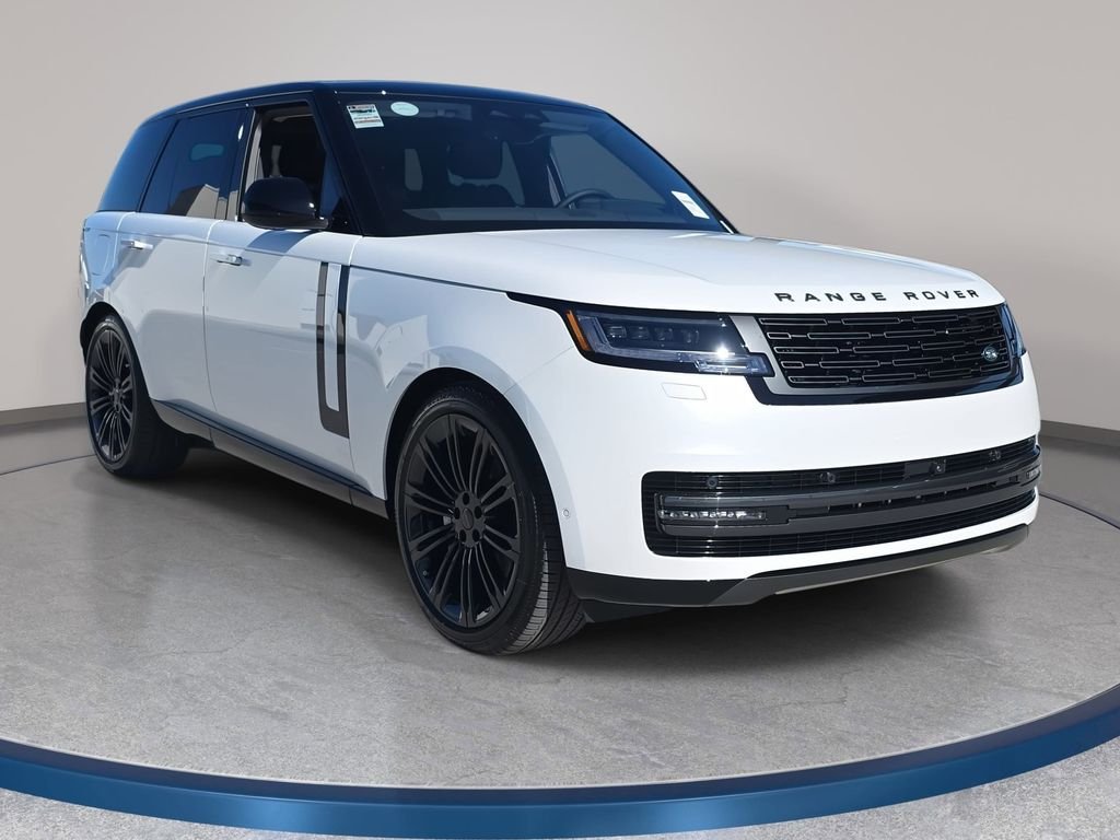 New 2026 Icy White Land Rover SE image 3
