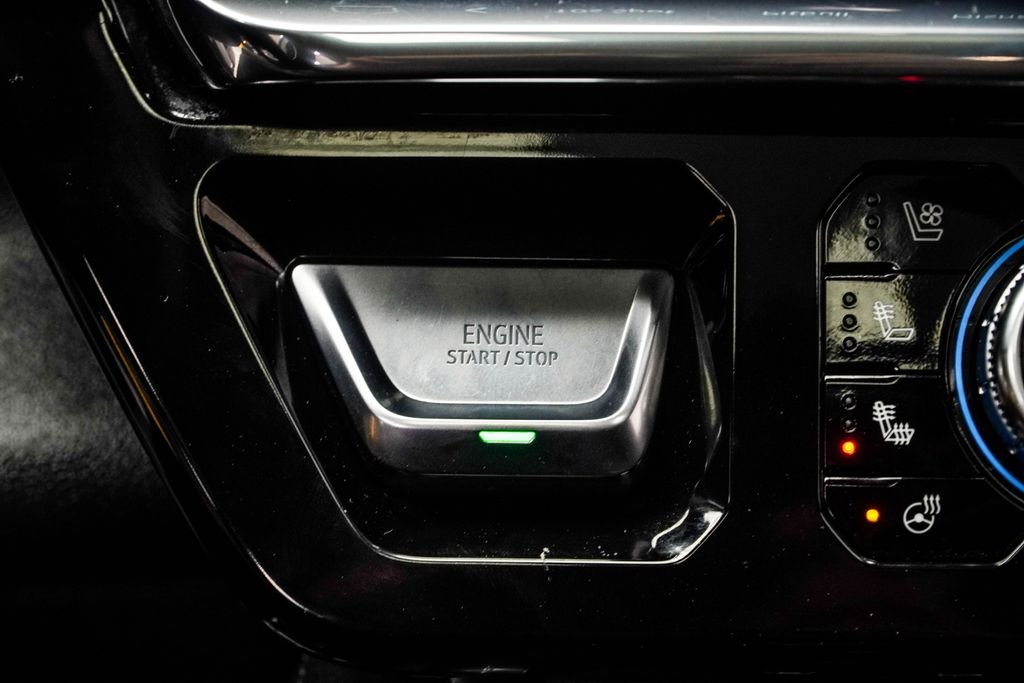 Used 2025 White GMC Denali image 23