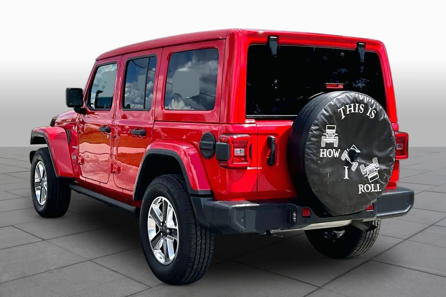 Used 2021 Firecracker Red Clearcoat Jeep Unlimited Sahara image 11