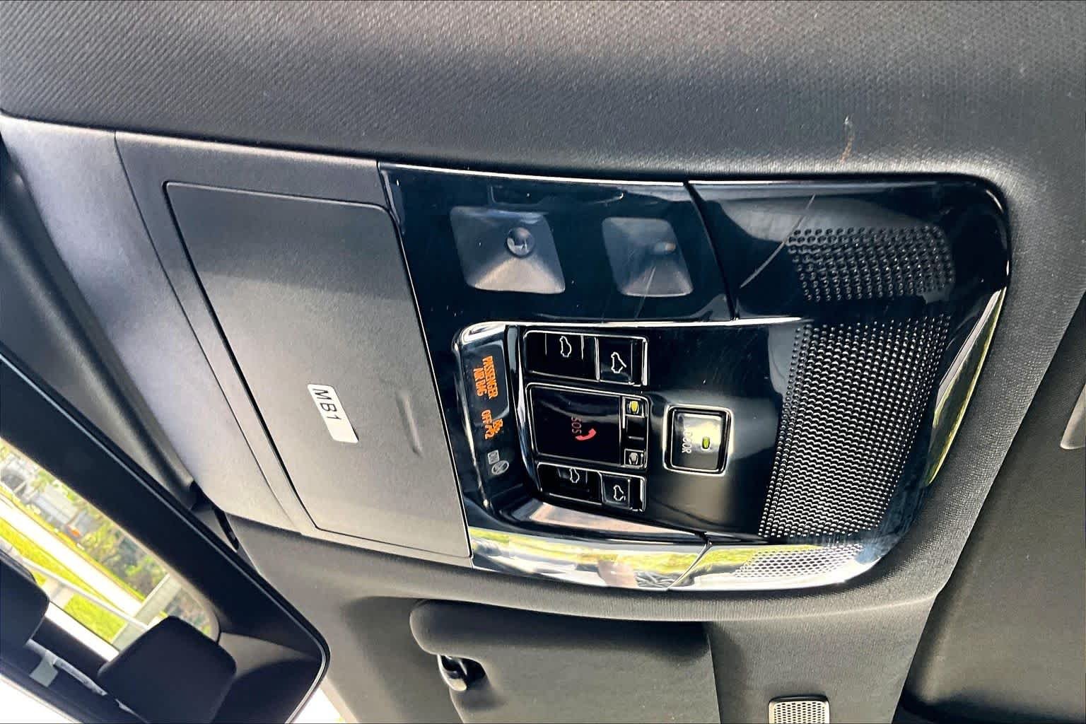 Used 2023 Atomic Silver Lexus Premium image 32
