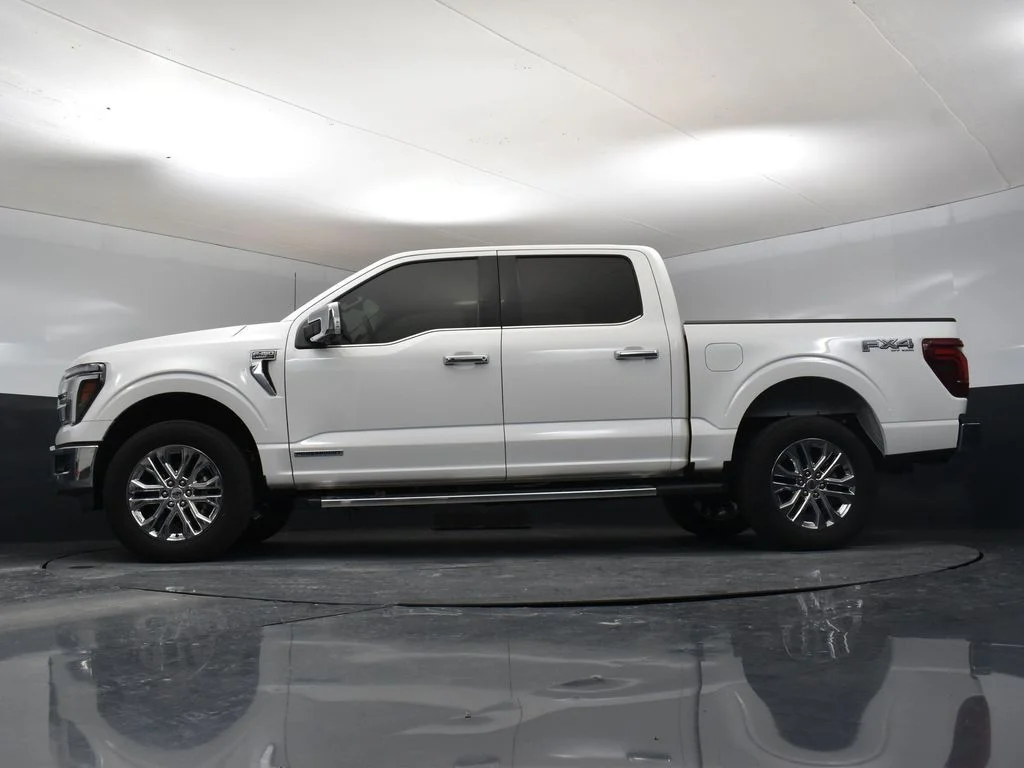 New 2025 White Ford Lariat image 31