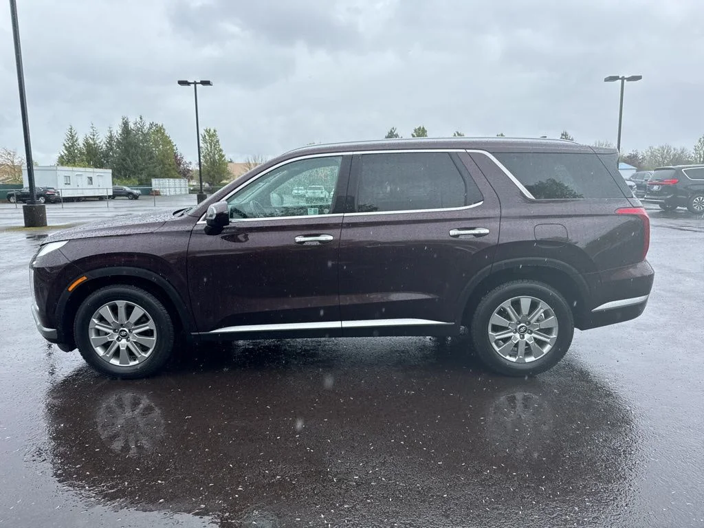 Used 2024 Sierra Burgundy Hyundai SEL image 4