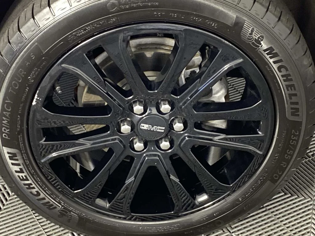 Used 2023 White GMC SLE image 32