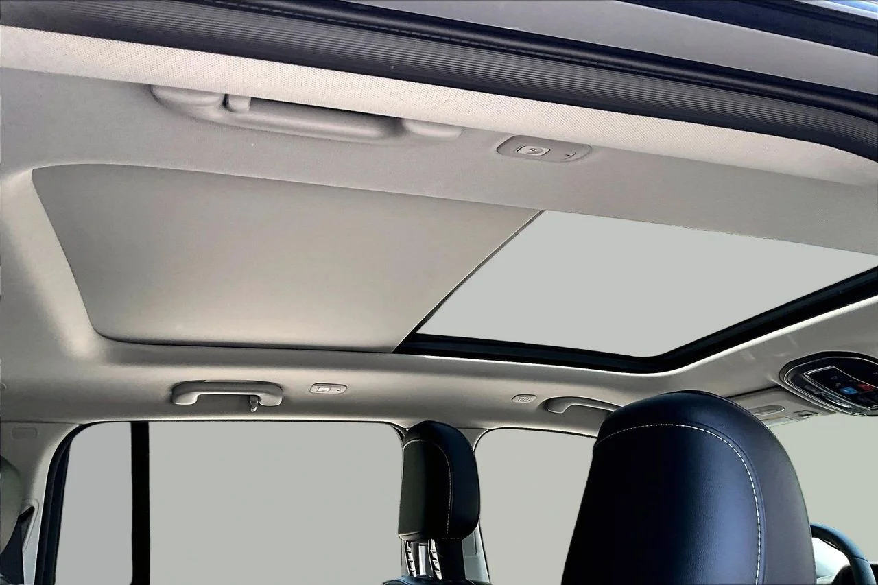Used 2023 Gray Jeep Limited image 16