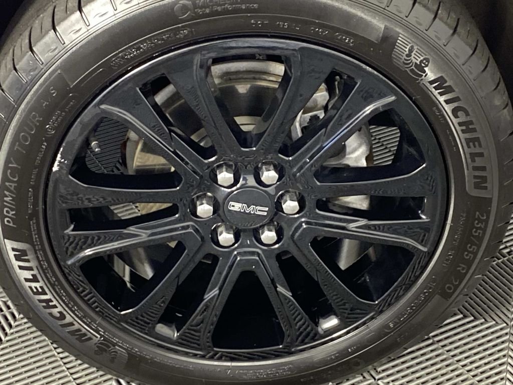 Used 2023 White GMC SLE image 32