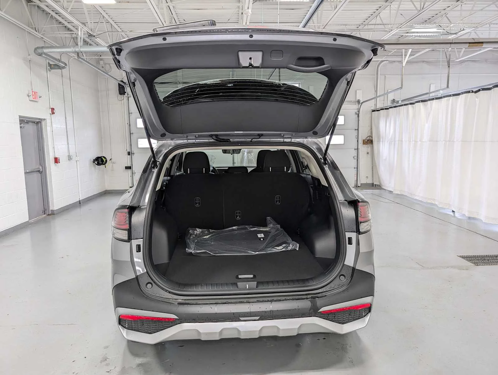 Used 2025 Steel Gray Kia LX image 10