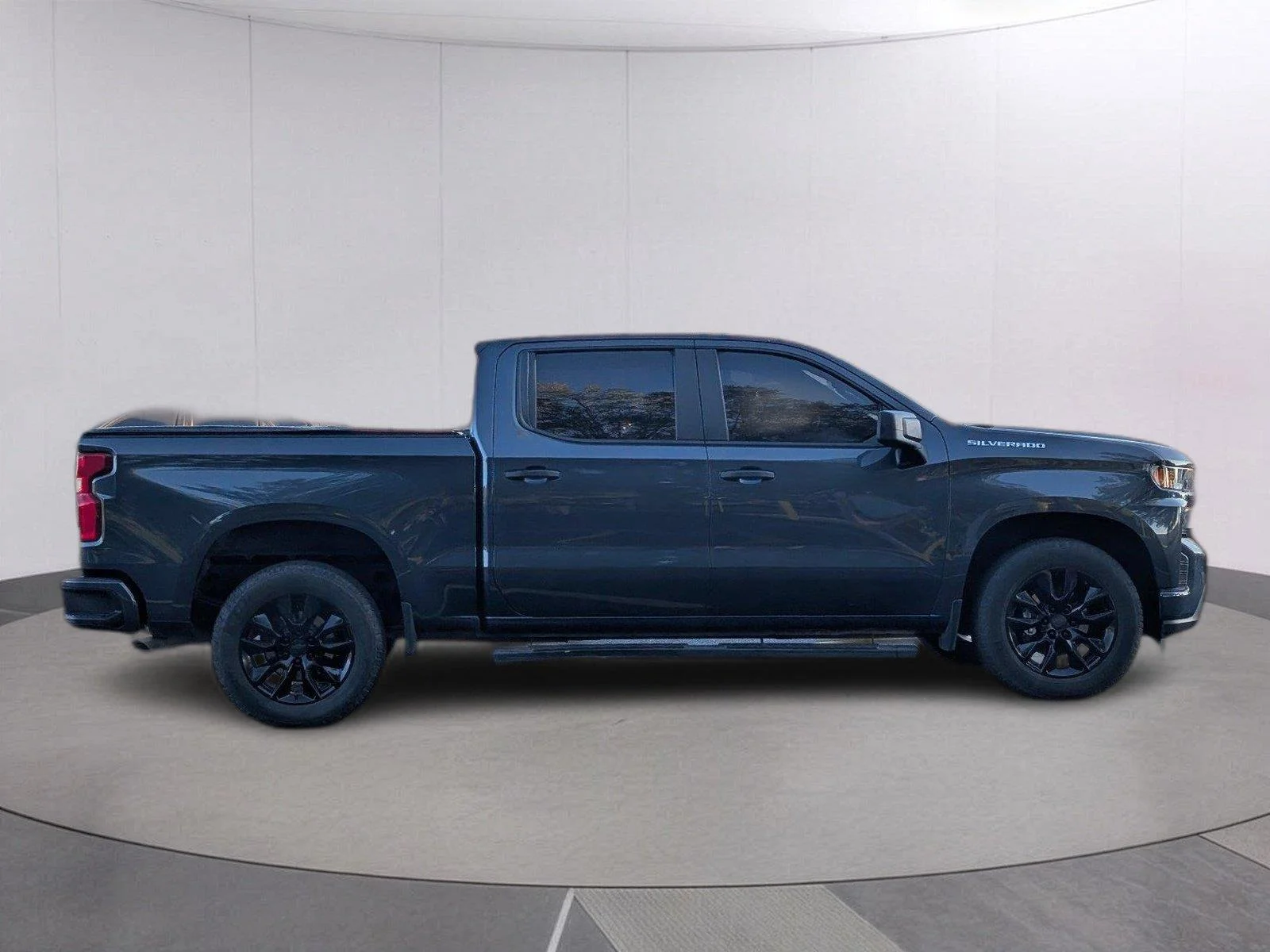 Used 2022 SHADOW GRAY METALLIC Chevrolet Custom image 8