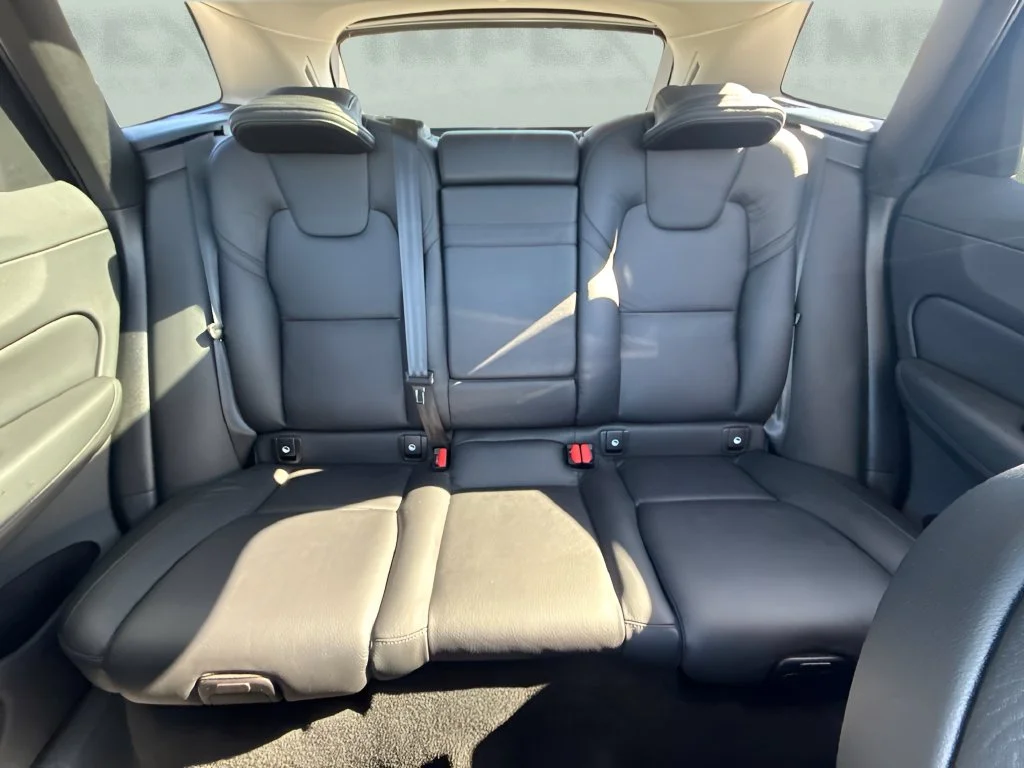 Used 2021 White Volvo T5 Momentum image 11