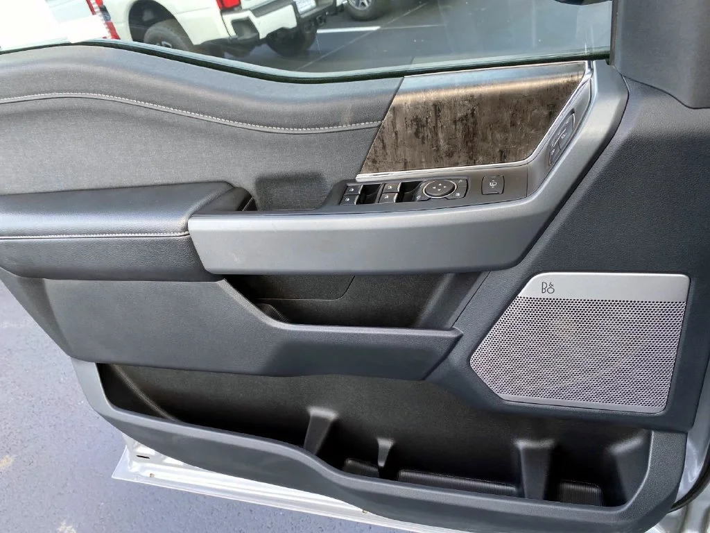 Used 2024 Silver Metallic Ford Lariat image 26