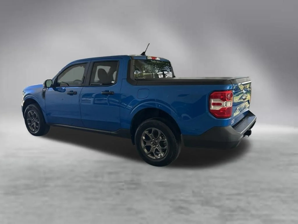 Used 2022 Blue Ford XLT image 4