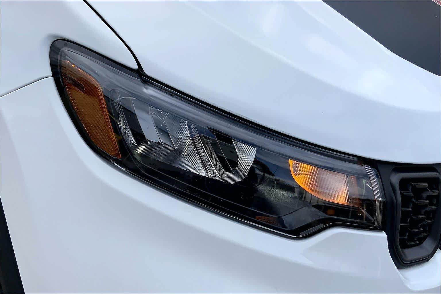 Used 2025 Bright White Clearcoat Jeep Trailhawk image 27