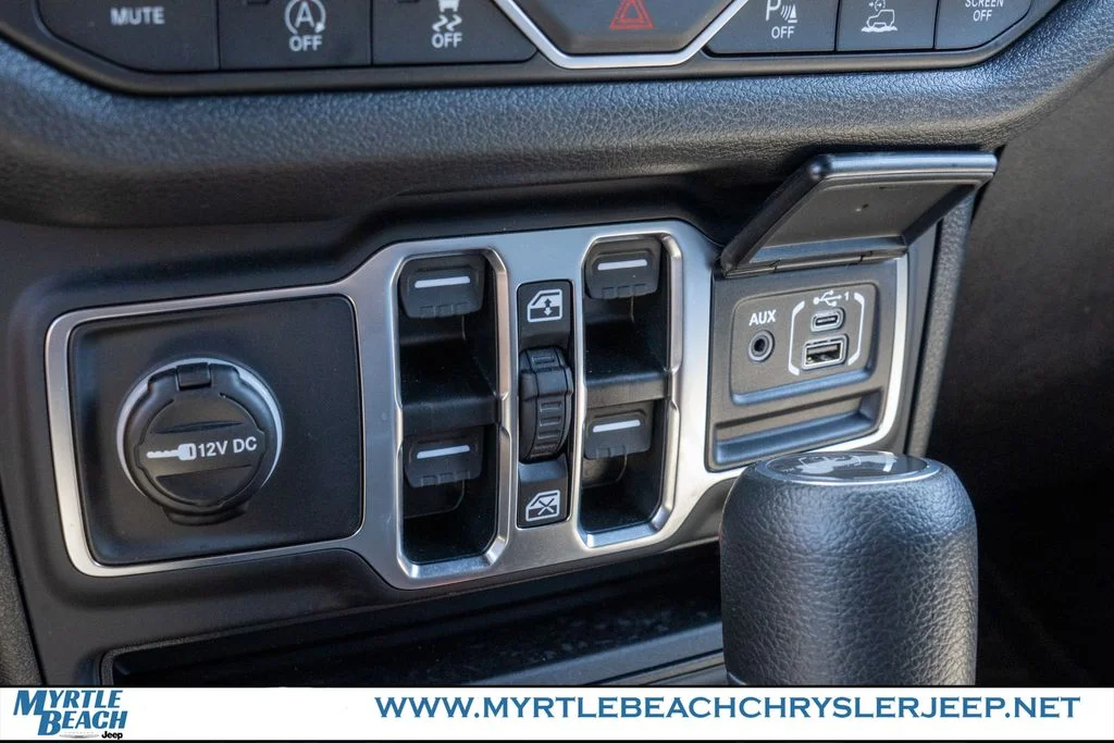 Used 2026 Blue Pearl Jeep Sport S image 24