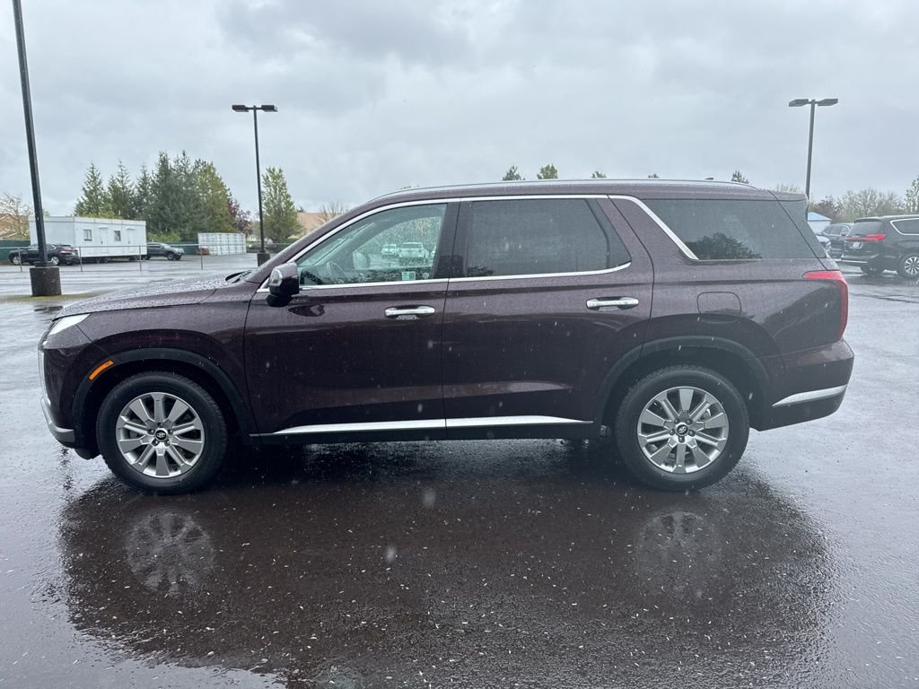 Used 2024 Sierra Burgundy Hyundai SEL image 4