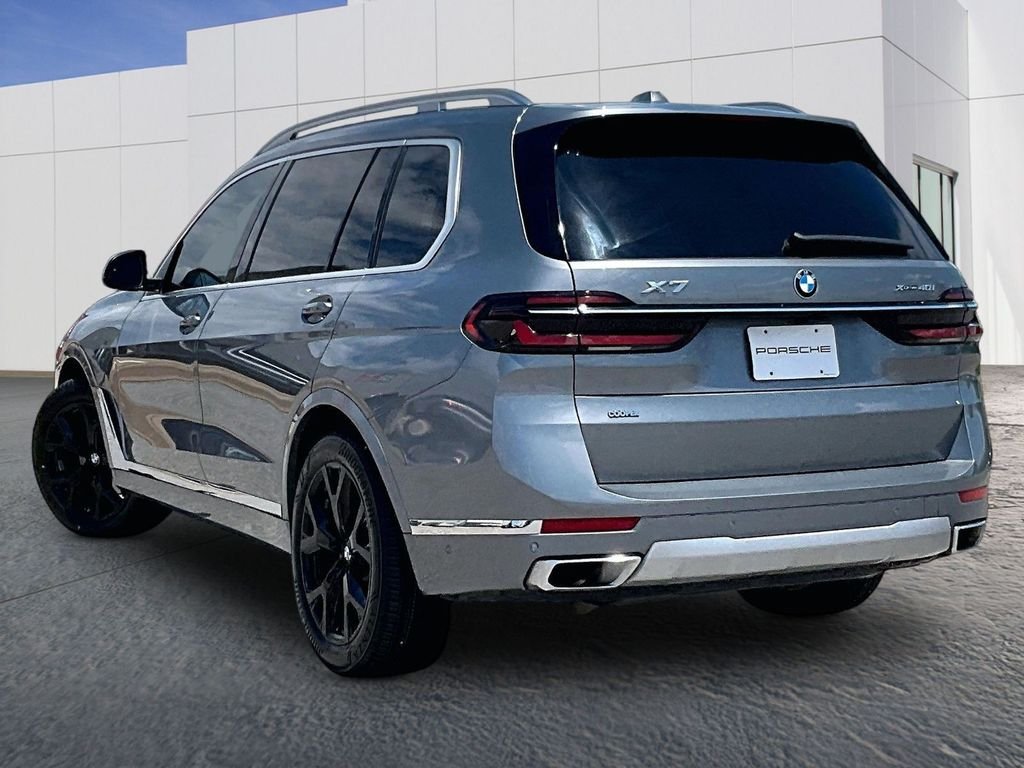 Used 2023 Gray BMW xDrive40i image 3