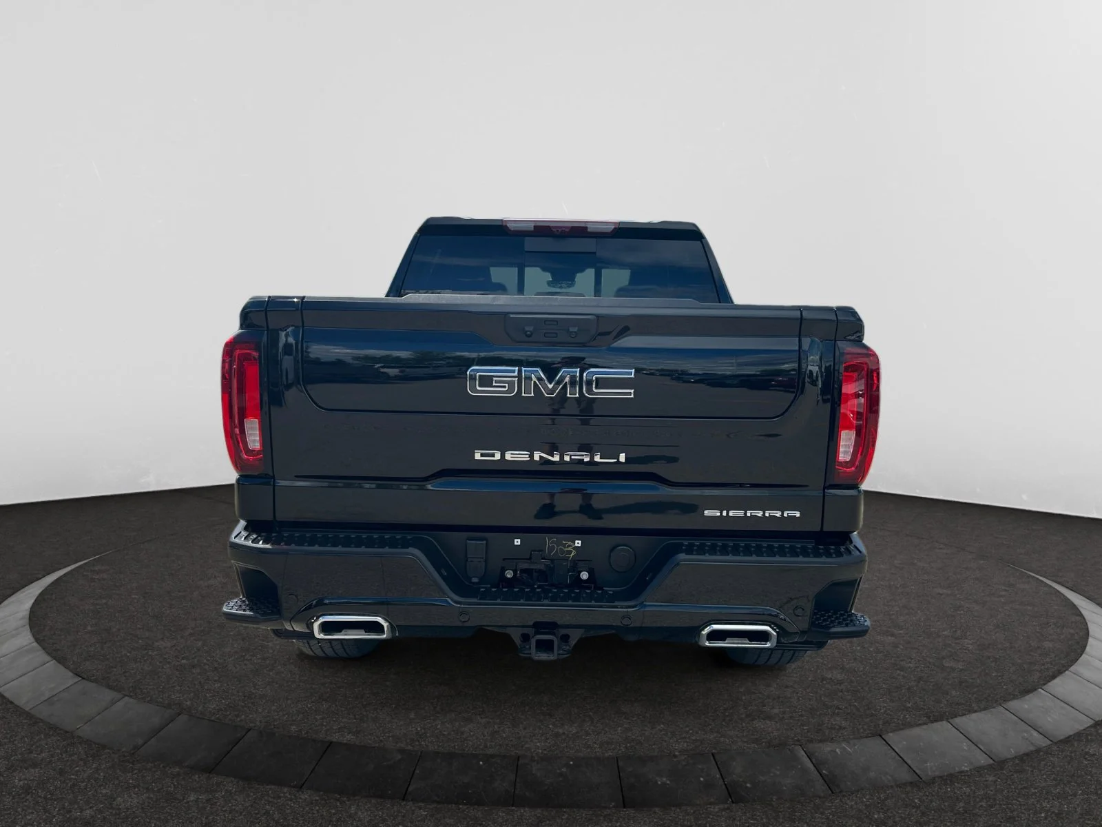 Used 2025 Black GMC Denali Ultimate Crew Cab image 4