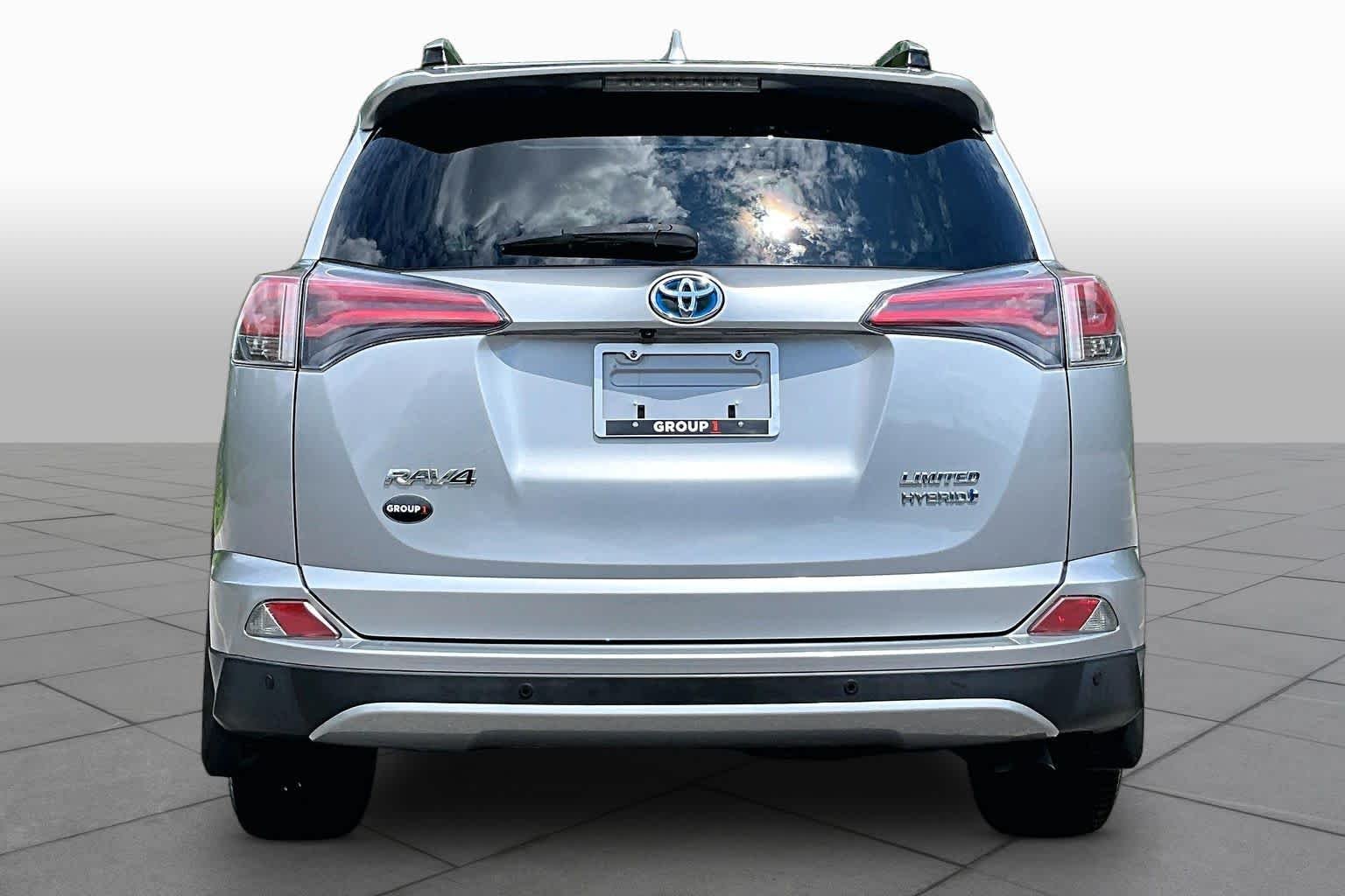 Used 2017 Silver Sky Metallic Toyota Limited image 5