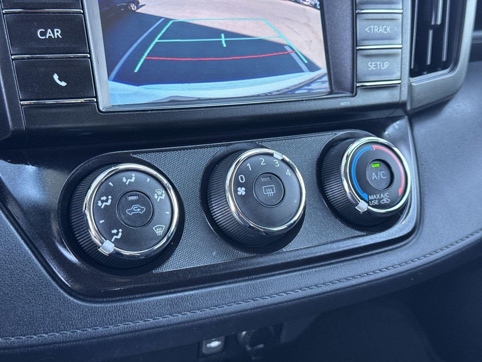 2017 Toyota RAV4 LE - Photo 20