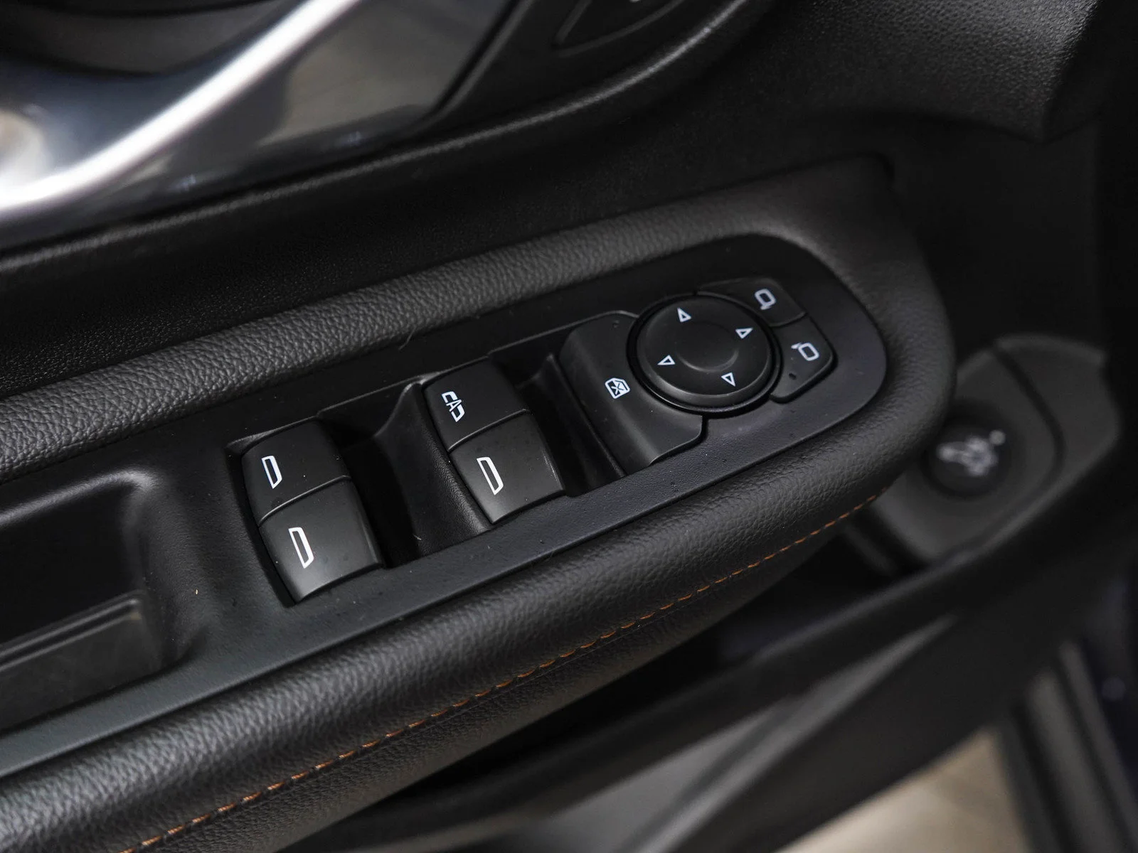Used 2019 BLUE STEEL METALLIC GMC SLE image 21