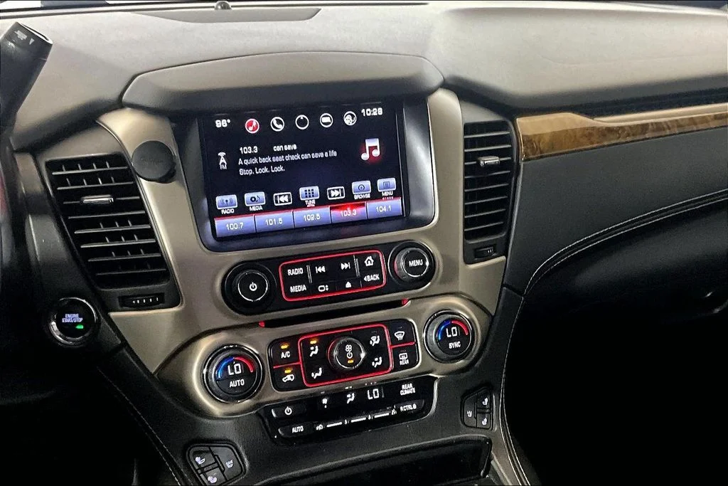 Used 2016 Sparkling Silver Metallic GMC Denali image 5