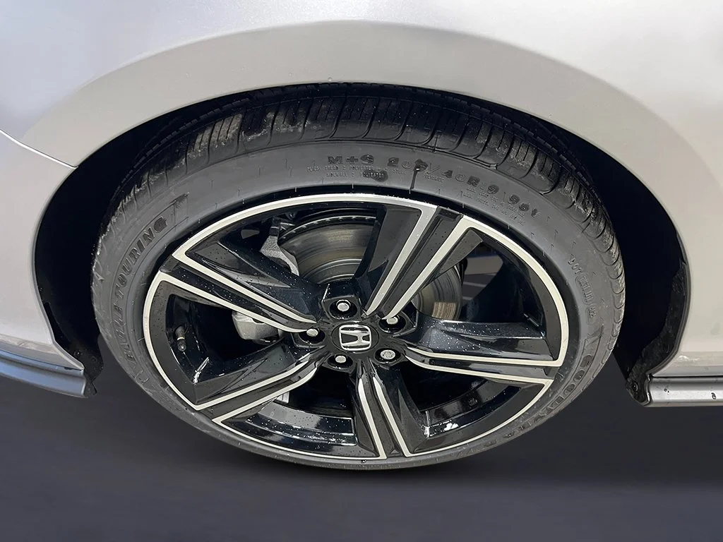 New 2026 Solar Silver Metallic Honda SE image 10