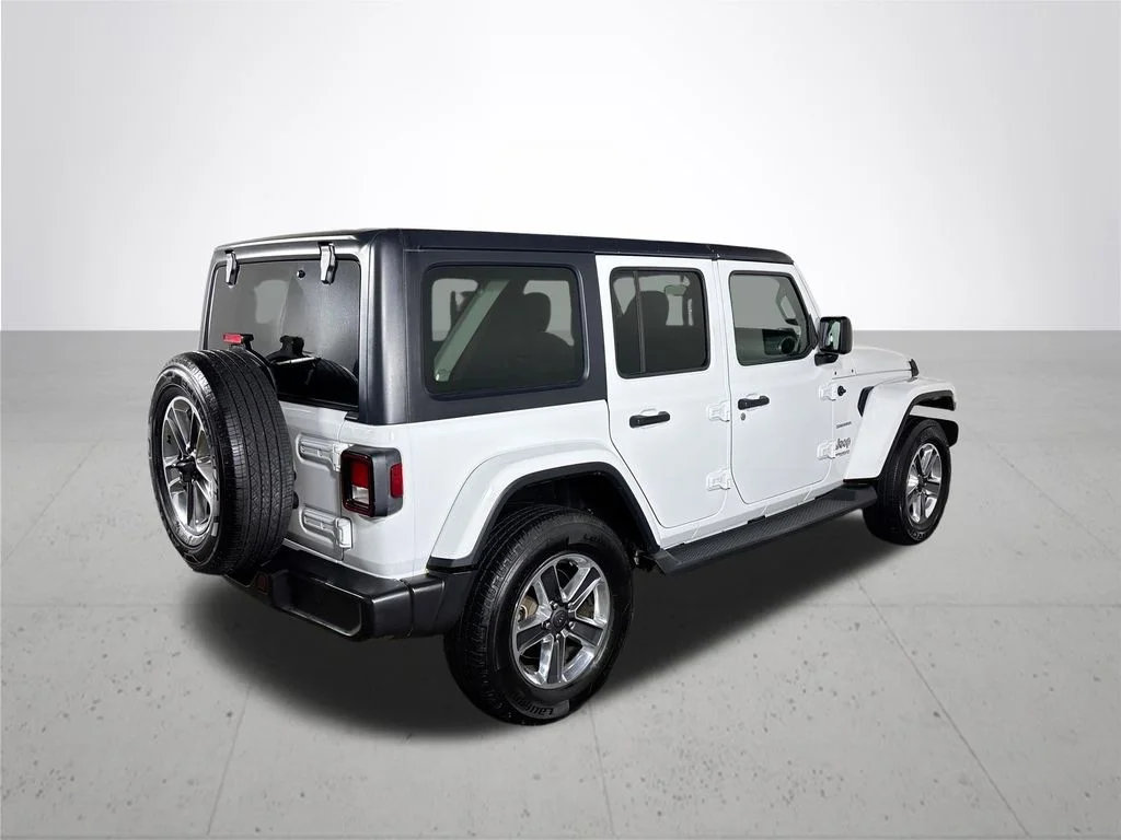 Used 2021 White Jeep Unlimited Sahara image 6