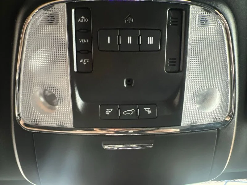 Used 2020 White Jeep Limited image 28